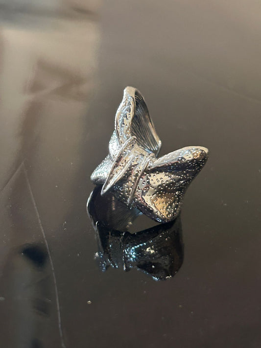 Lapetus Bow Ring