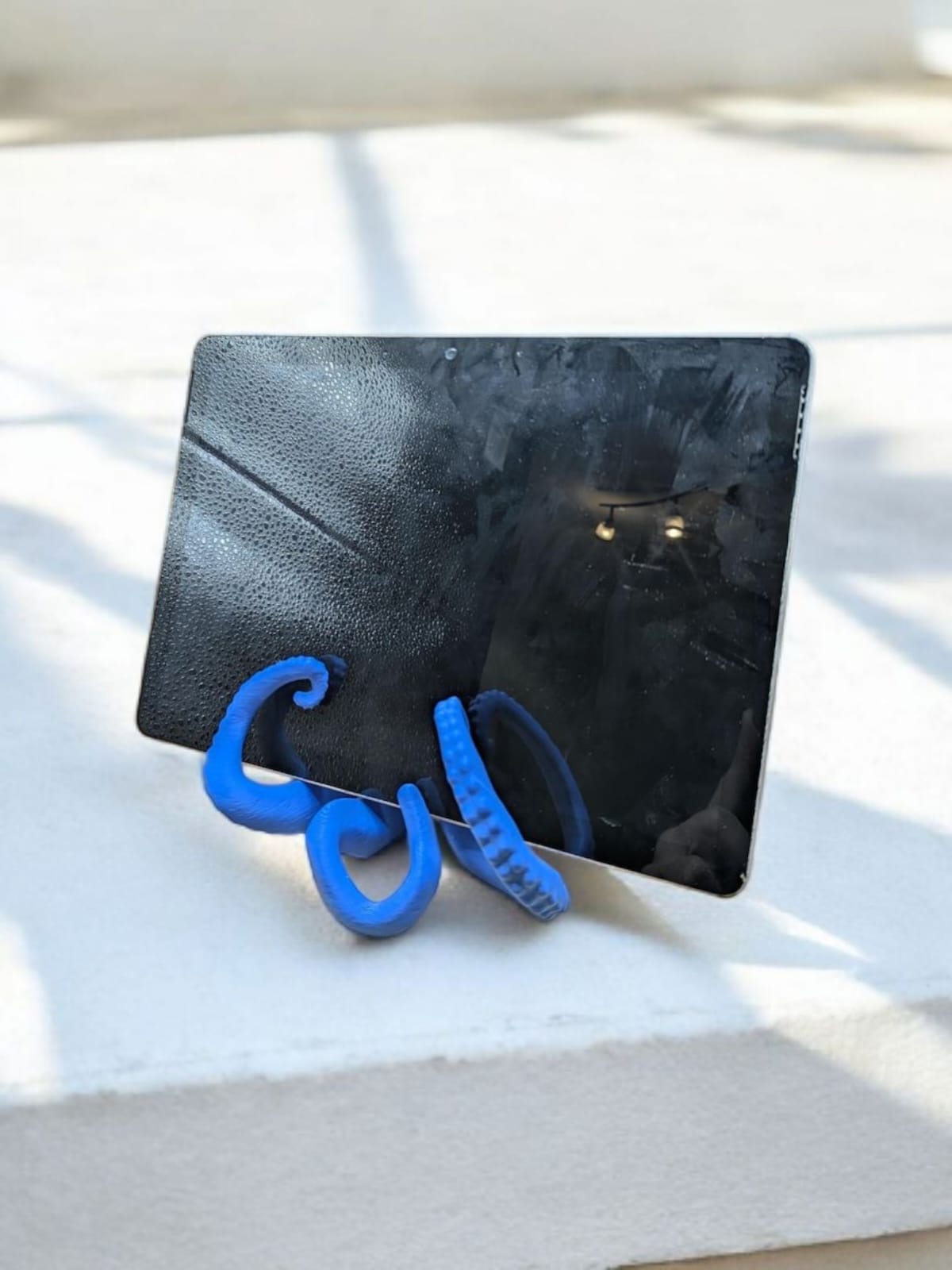 Tentacle Stand – The Octopus Phone Holder